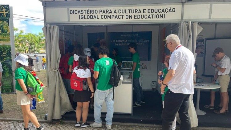 Ancora un immagine dello stand sul Patto Educativo Globale