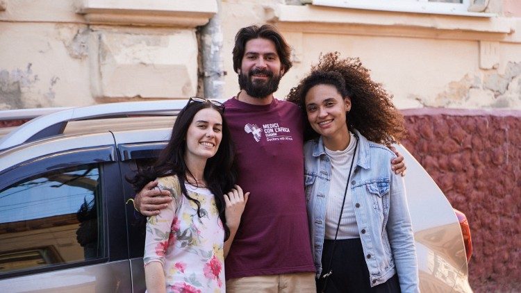 From left: Martina Zambon, Lorenzo Pasteris, Nicole Laforgia with CUAMM in Ukraine