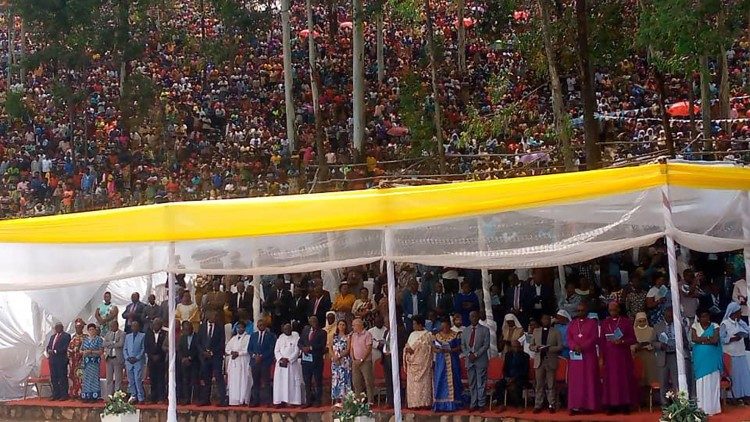 Thousands in Burundi celebrate 125 years of Evangelisation.