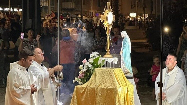 L'Adorazione eucaristica a Gela