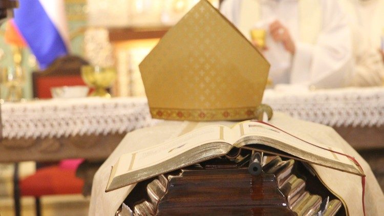 "Celebramos la victoria definitiva del amor, de la vida y de la misericordia de Dios. Porque la santidad se construye casi siempre sobre muchas cicatrices que se han tenido que curar, sobre ruinas, pequeñas o grandes, que se han tenido que reparar". Cardenal Adalberto Martínez Flores