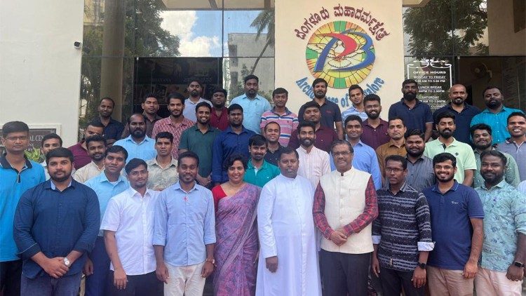 Group photograph of  the media training participants