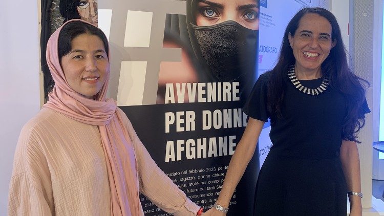 Fatima Haidari e Lucia Capuzzi al termine della presentazione di "The dreamers"