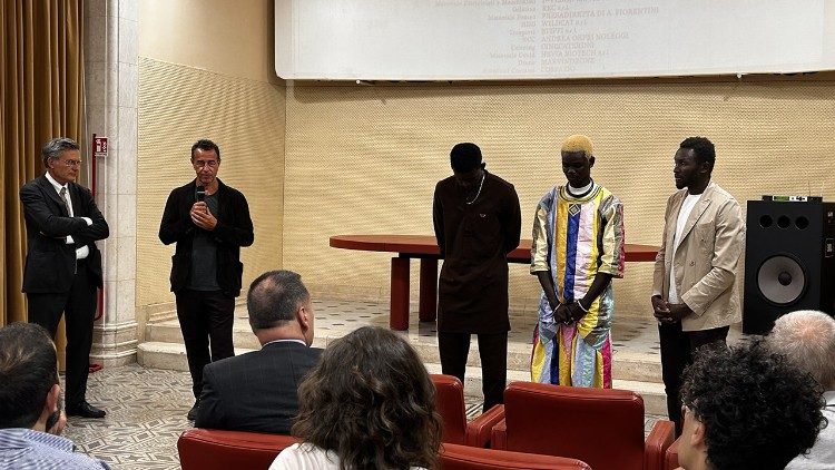 La proiezione del film nella Filmoteca vaticana