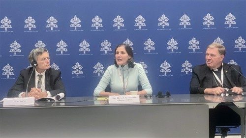 Sinodo, "la Chiesa bella è quella delle porte aperte che ha un posto per tutti"