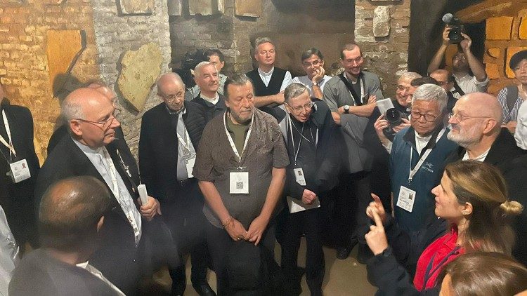 Alcuni partecipanti al pellegrinaggio nelle Catacombe