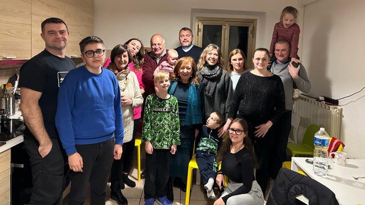 Le tre famiglie a cui l'Unità pastorale San Martino e San Marco di Pisa sta dando ospitalità