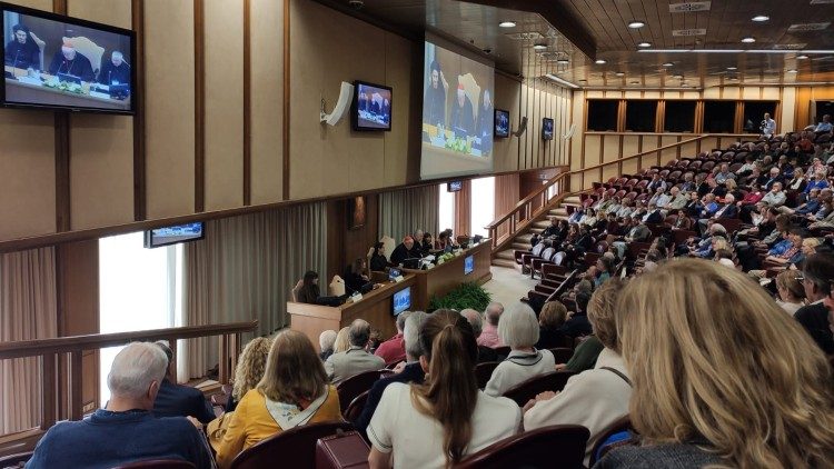 Un momento dei lavori del convegno per i 40 anni dei Patrons of the Arts in the Vatican Museums