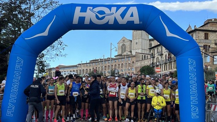 Peregrinación deportiva de Athletica Vaticana en nombre de San Francisco