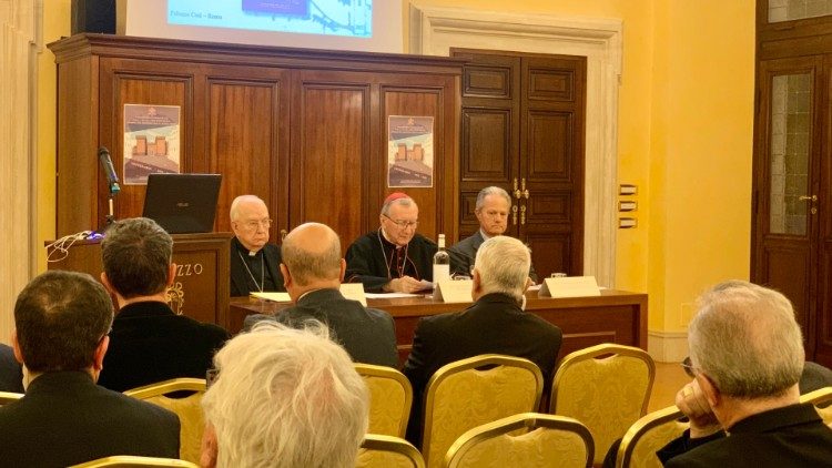 Il cardinale Parolin legge il messaggio di Papa Francesco al convegno