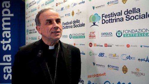Pompili: la dottrina sociale utile a capire opportunità e rischi della digitalizzazione