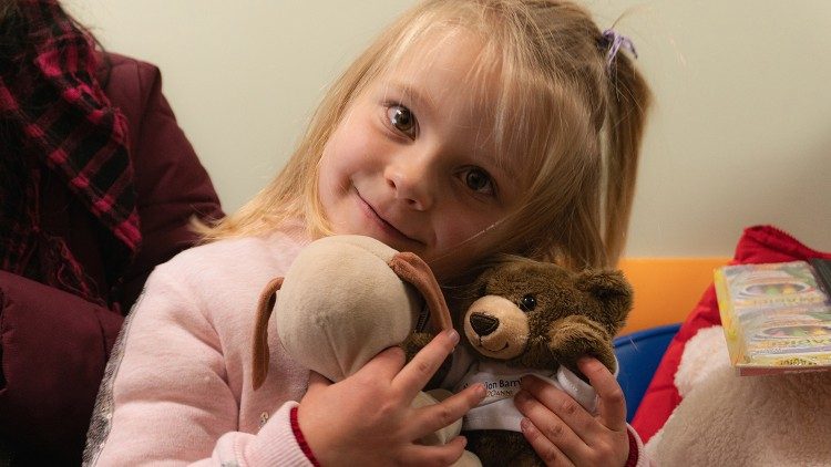 Rozalinda, una dei piccoli assistiti da Fondazione Mission Bambini nella cura delle cardiopatie infantili