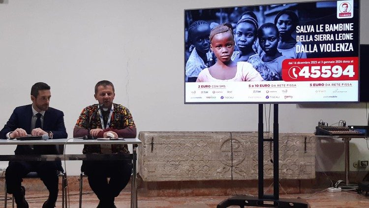 Padre Piotr Wojnarowski illustra il progetto legato al Concerto di Natale