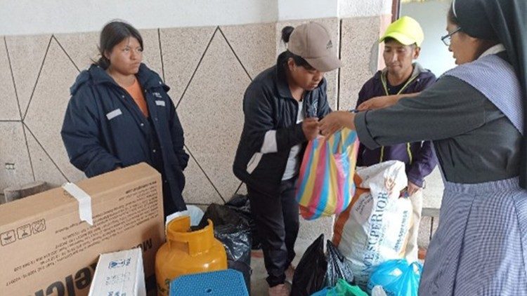  Le Oblate sostengono le persone di Alausí